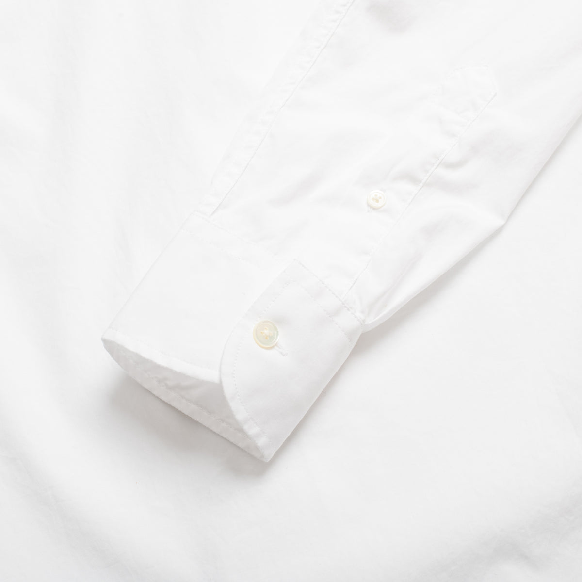White Poplin Semi-spread Collar Shirt